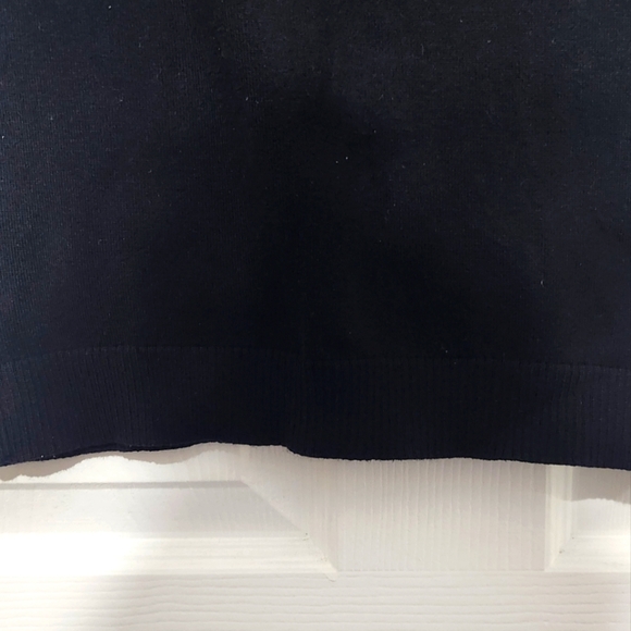Sleeveless Boat Neck Sweater - Picture 3 of 3